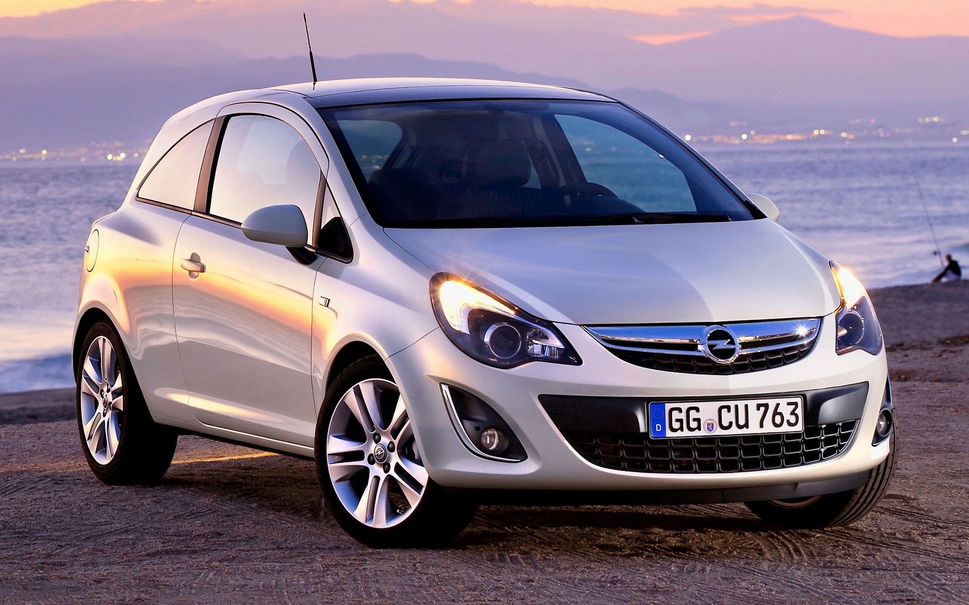 Почему на машине опель. Opel Corsa 3d. Opel Corsa 1.4. Opel Corsa трехдверный. Опель Корса д 1.3.