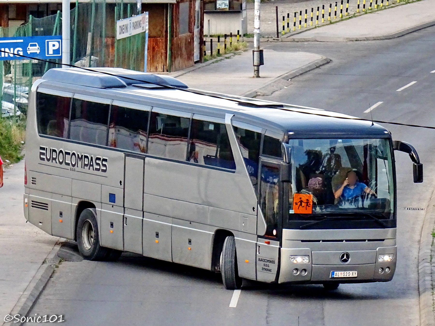 Автобус 350 петергоф. Mercedes Benz o350. Mercedes Benz o350 Tourismo. Mercedes Benz 0350 Turismo. Мерседес о 350 Туризмо.