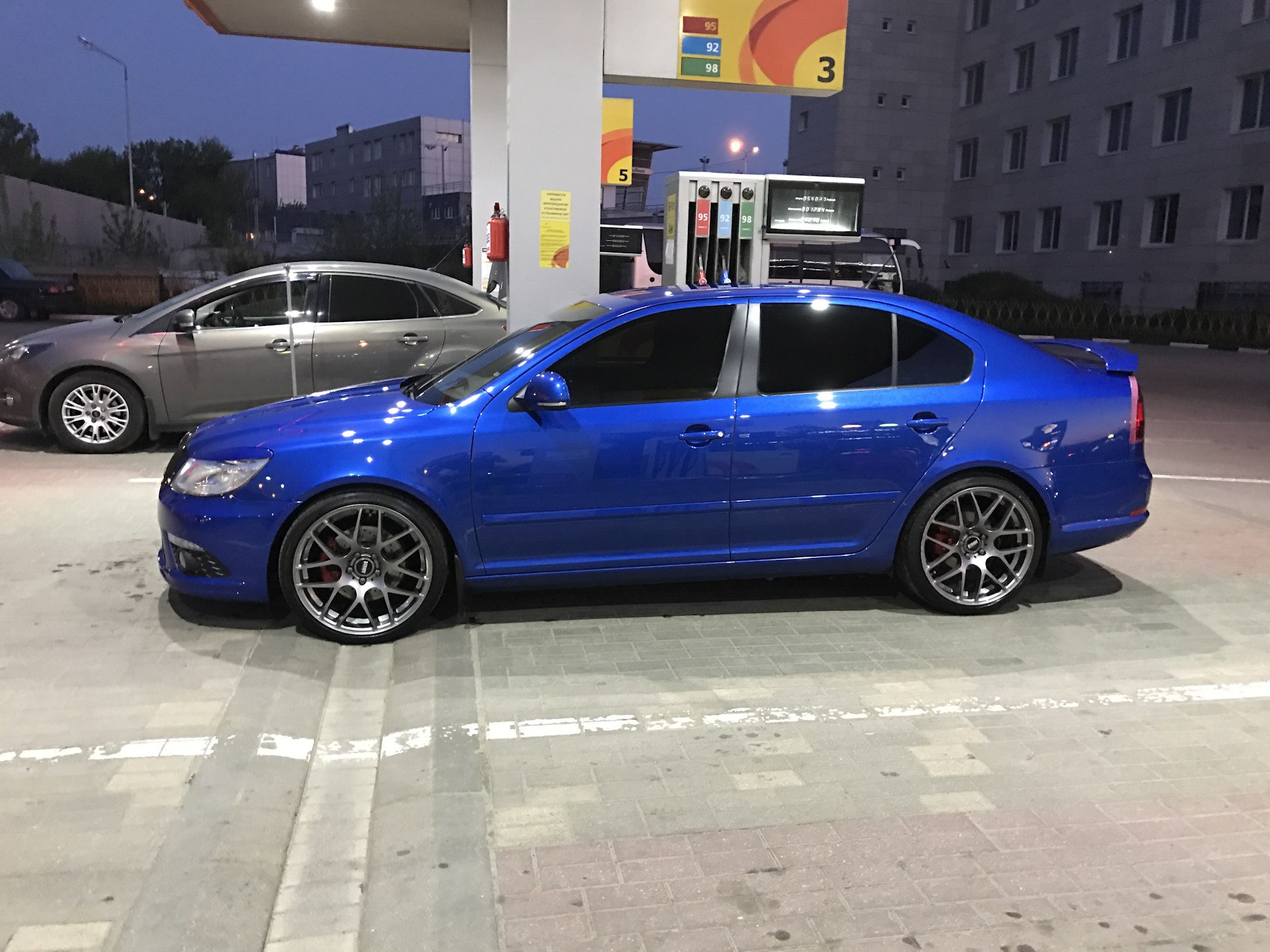 Blue revenge. Neptune r18 Skoda Octavia a7. Octavia a7 RS r18 Neptune. Skoda Octavia a7 RS r18 Neptune. Октавия на VMR r19.