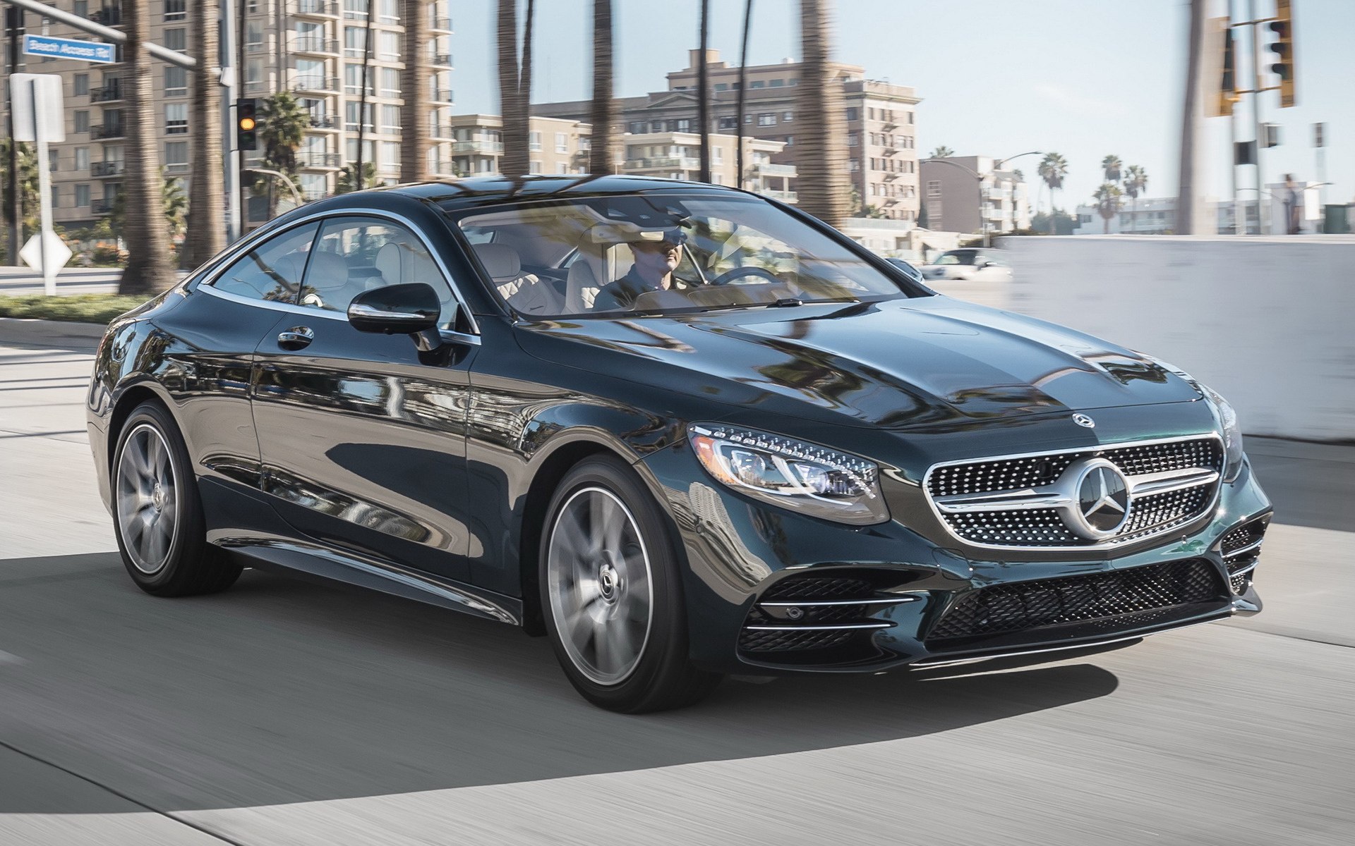 Мерседесы новые модели фото. Mercedes-Benz s-class Coupe c217. Mercedes s class Coupe c217. S560 Mercedes купе. Mercedes s Coupe 2018.