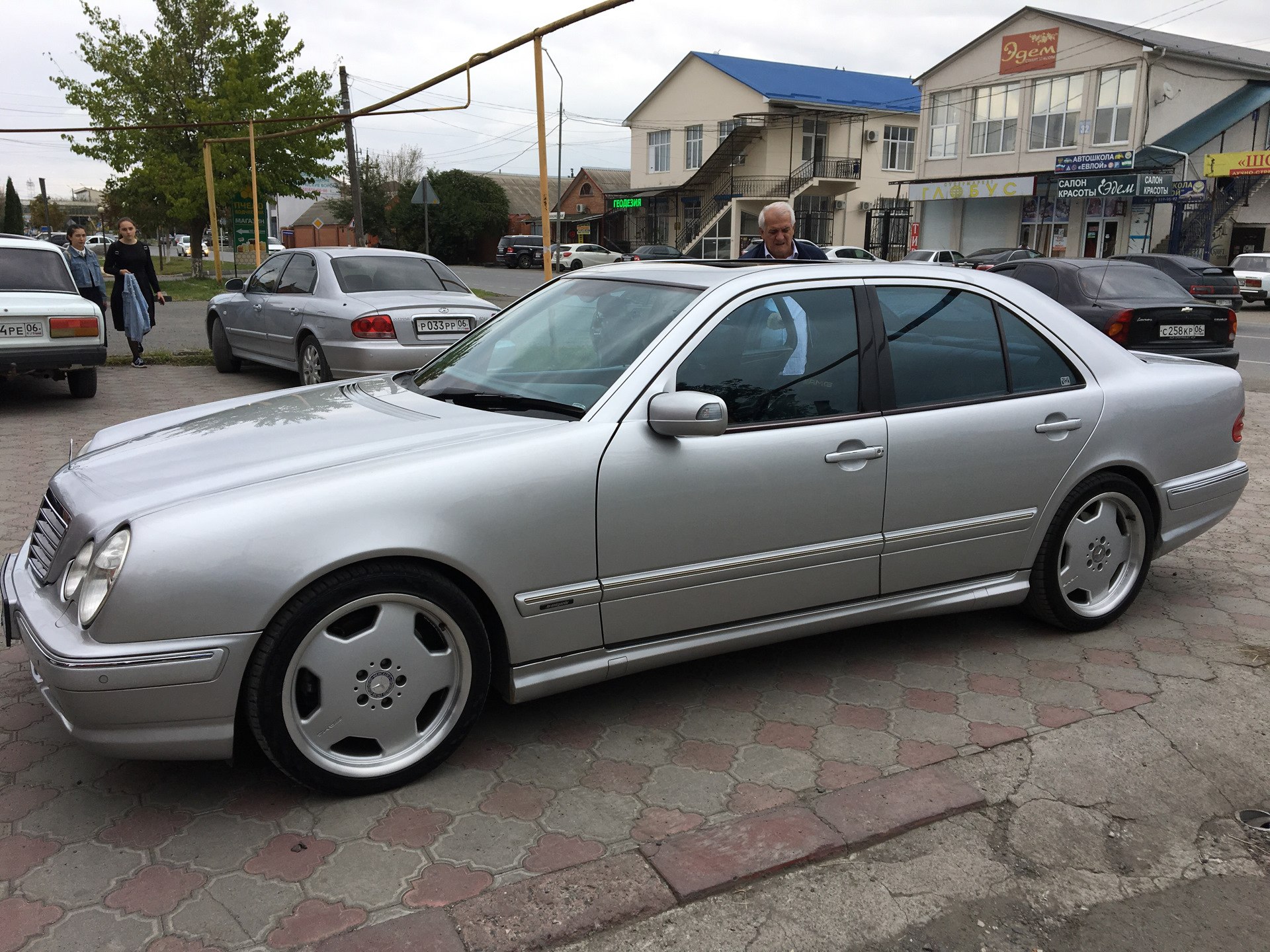 Mercedes Benz очкарик