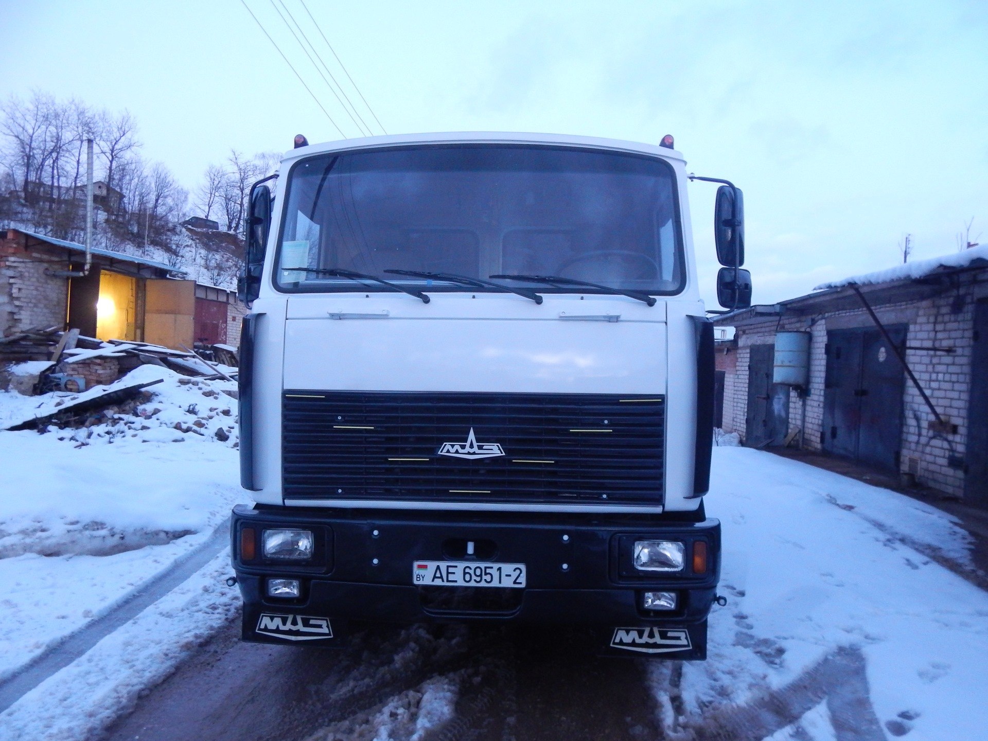 Стекло ветровое маз 5440. 5551-5206016 стекло ветровое. Стекло ветровое маз 5516. Номер стекло лобовое маз-6303. Стекло лобовое маз евро 6430.