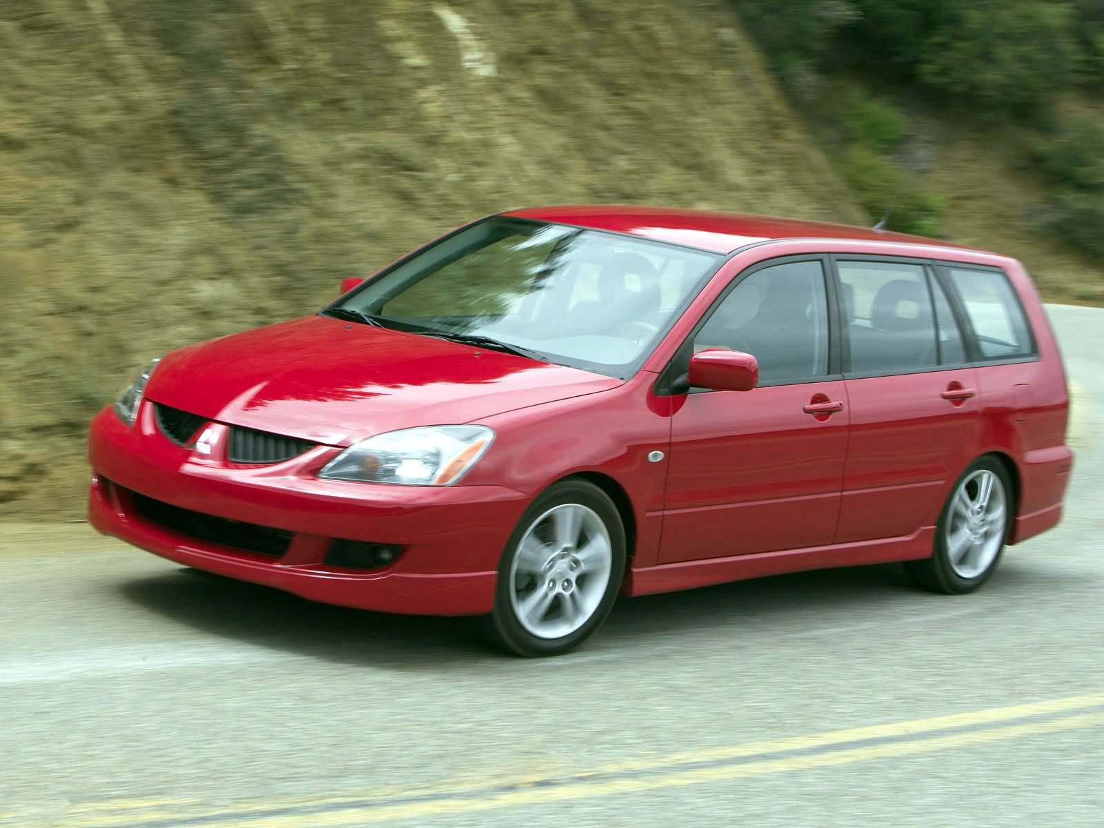 Mitsubishi lancer универсал фото