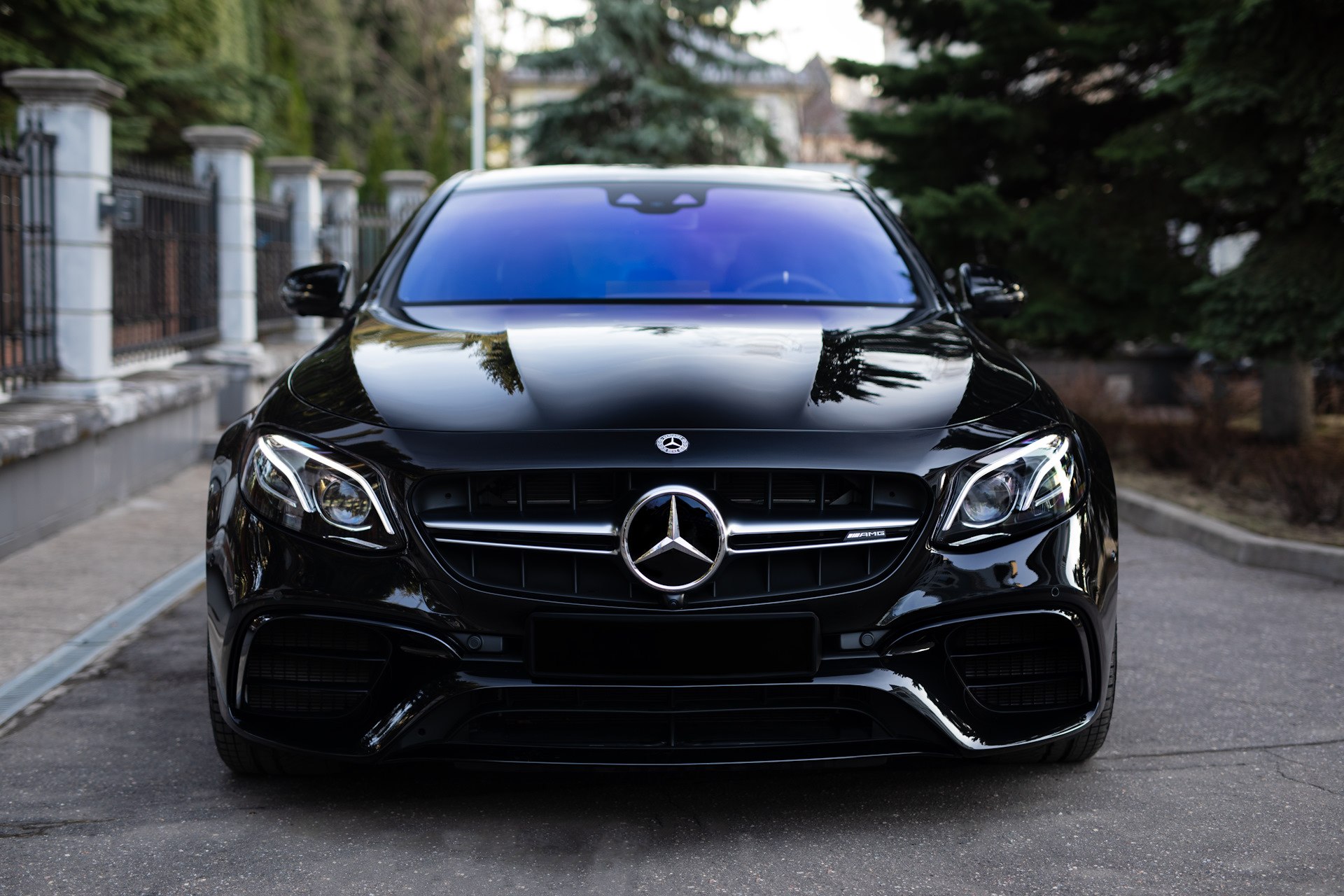 Mercedes AMG e63 s черная