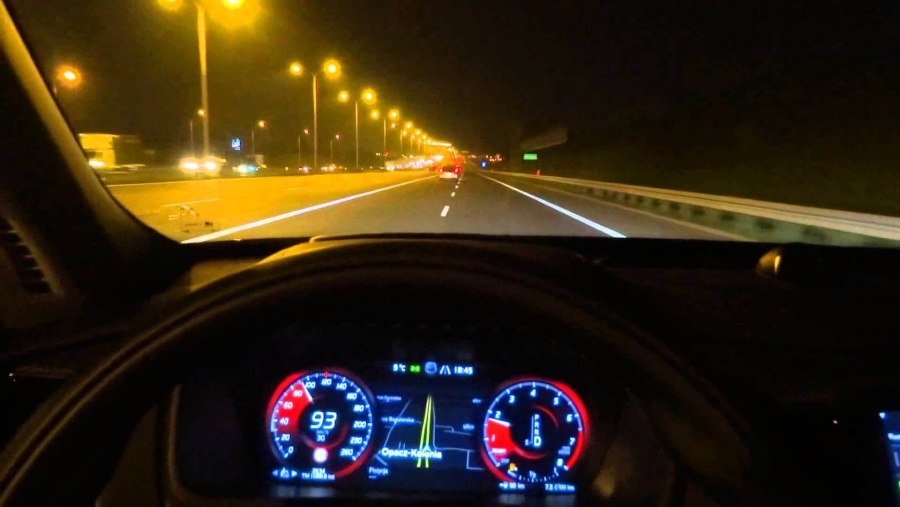 Вид из салона автомобиля