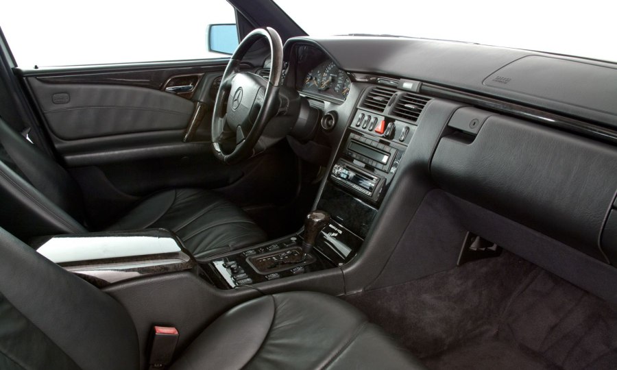 Mercedes Benz e class w210 салон