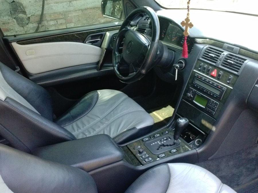 Mercedes Benz e class w210 салон