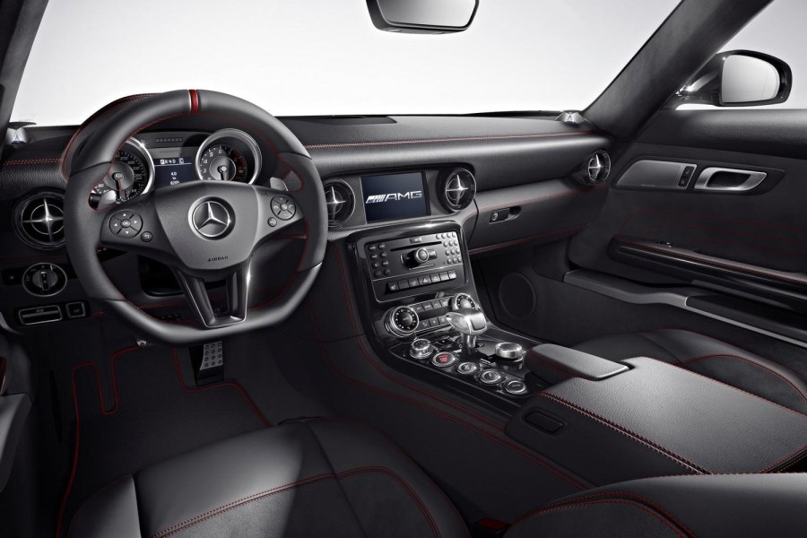 Mercedes SLS AMG 2021 салон