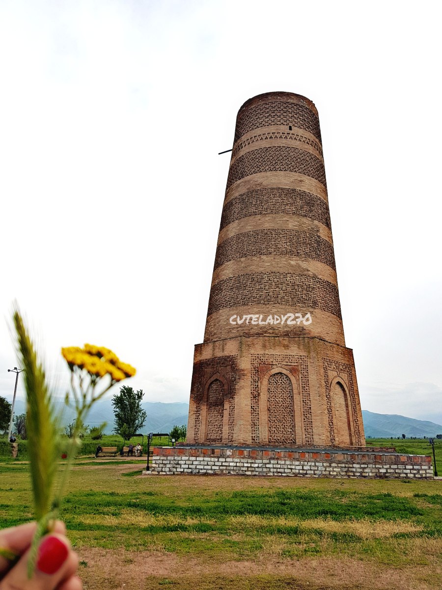 Бурана детям. Токмак башня Бурана. Бурана Бишкек. Башня в Киргизии. Памятник Кыргызстана башня Бурана.