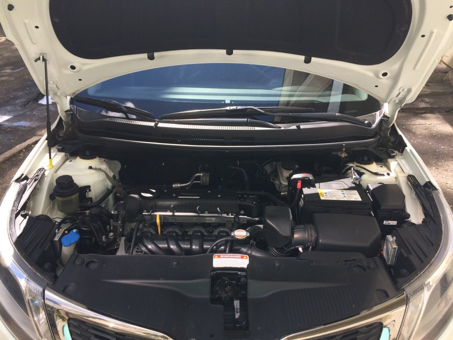 Kia Rio 4 подкапотное пространство