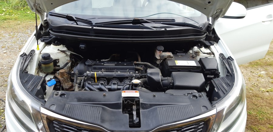 Kia Rio 4 подкапотное пространство