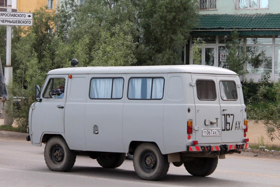 Буханка УАЗ 452 скорая