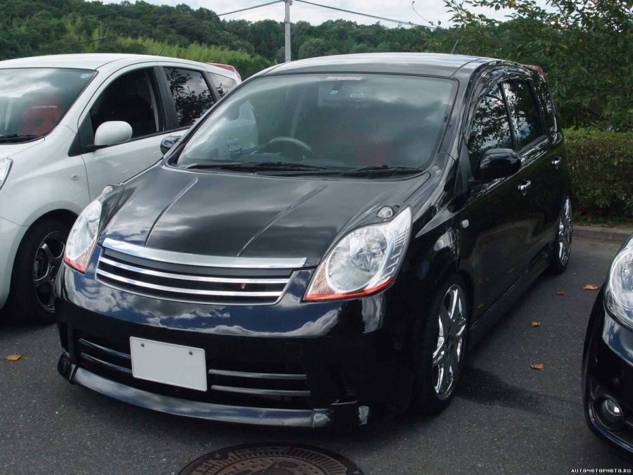 Nissan Note 2005 в обвесе