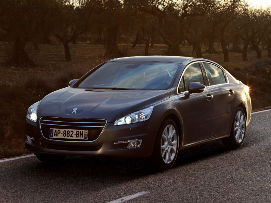 Peugeot 608 салон