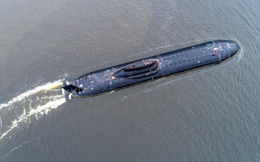Памятник подводной лодке к-19