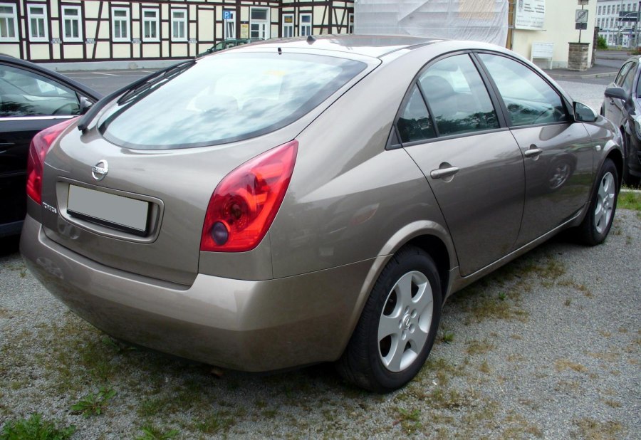 Nissan primera Liftback p12