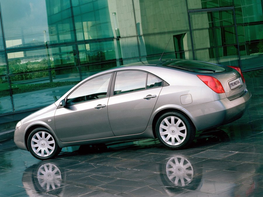 Nissan primera p12 Black