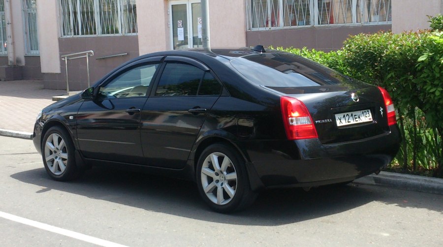 Nissan primera черная