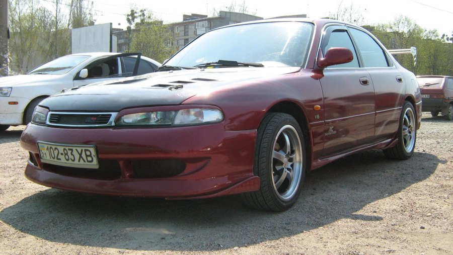 Mazda Cronos 1993 сбоку