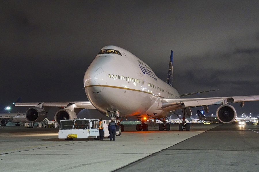 Боинг 747 400