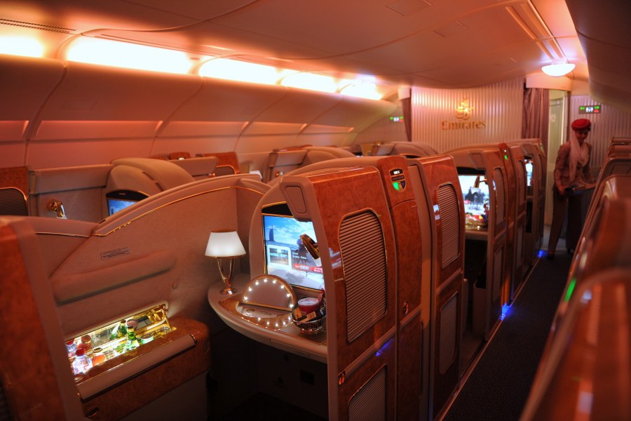 Самолет 747-400 салон