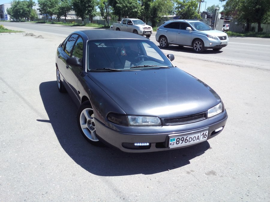 Mazda 626 синяя