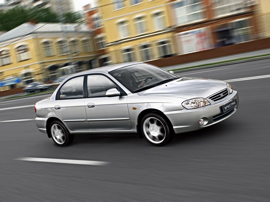 Kia Spectra 1 поколение