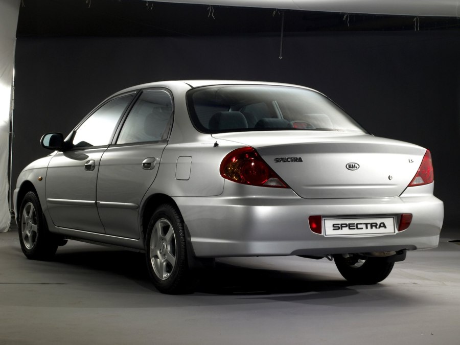 Kia Spectra 1 поколение