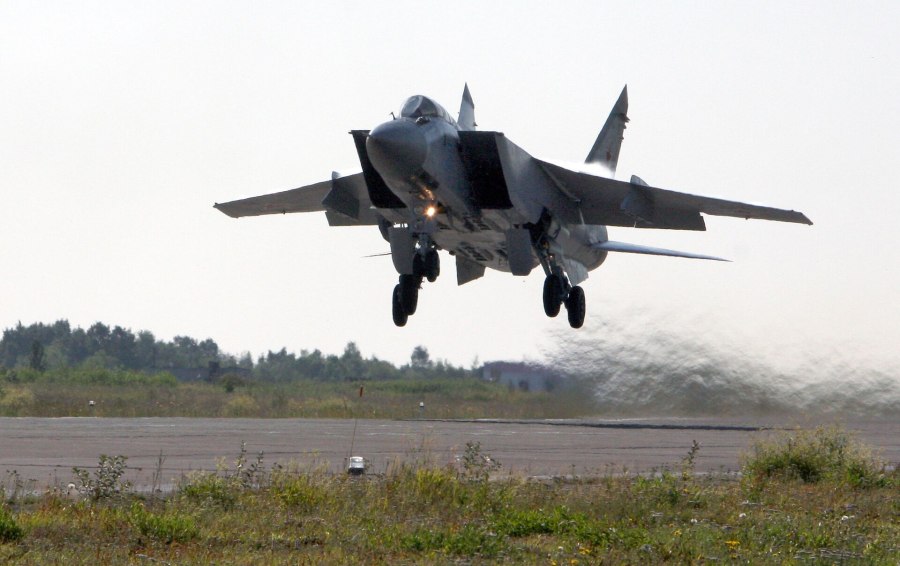Су 24м на стоянке