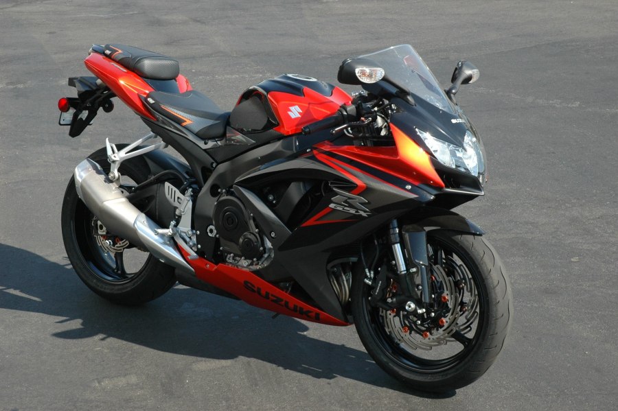 Мотоцикл Сузуки GSXR 750