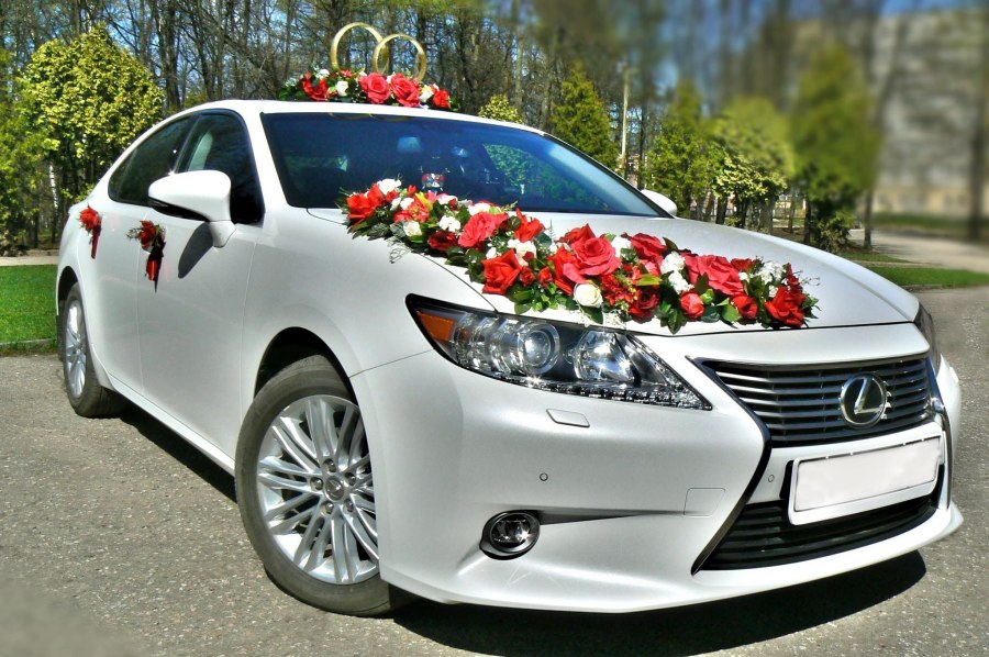 Украшение автомобиля на свадьбу