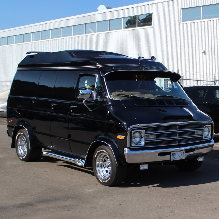 Микроавтобус dodge Ram van