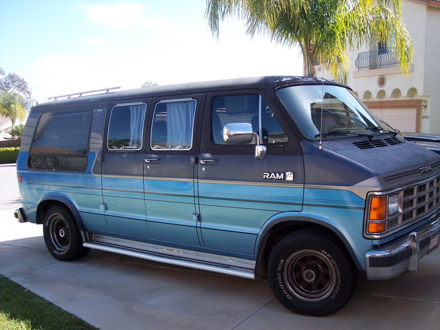 Dodge Ram van