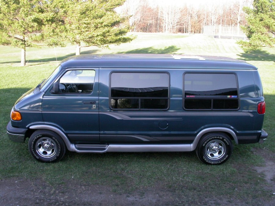 Фургон dodge Ram van