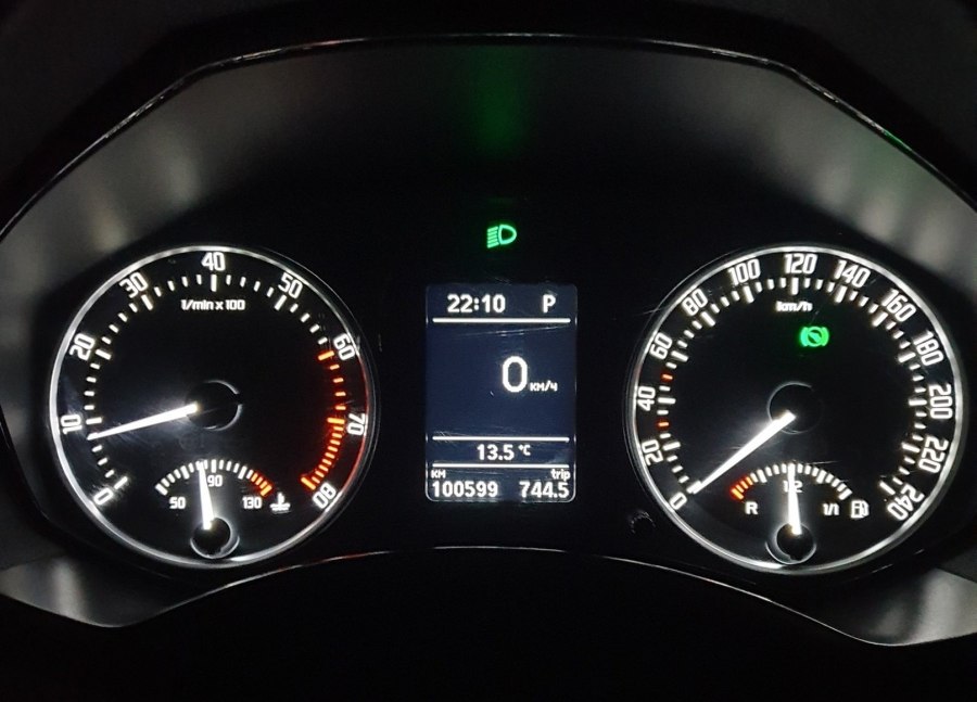 Цифровая приборная панель Skoda Octavia a8