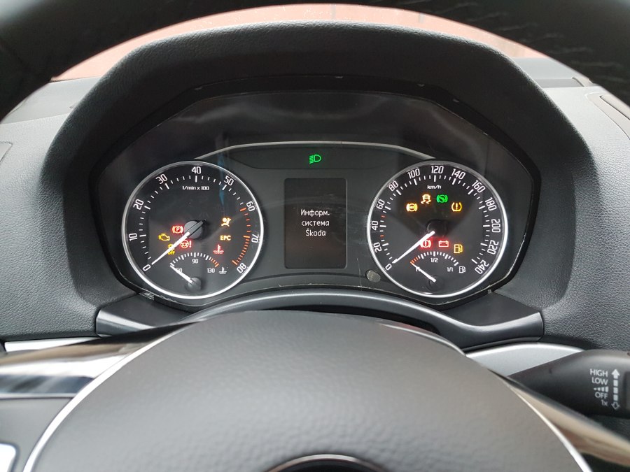 Электронная приборная панель на Skoda Yeti
