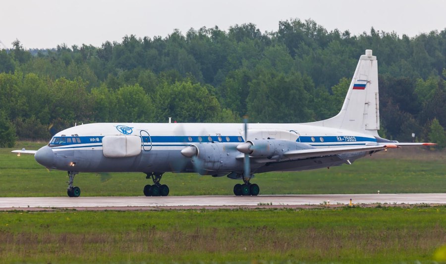 Самолет ил-22пп Порубщик