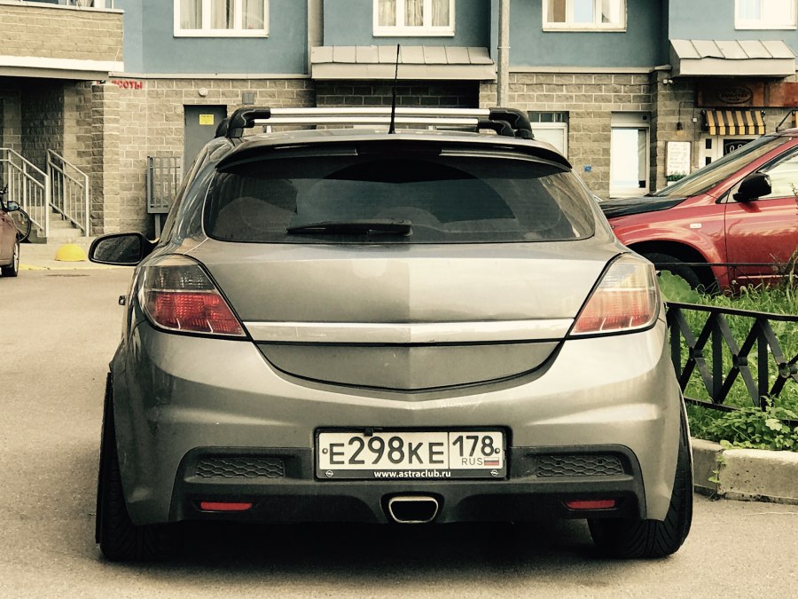 Opel Astra 2008 stance