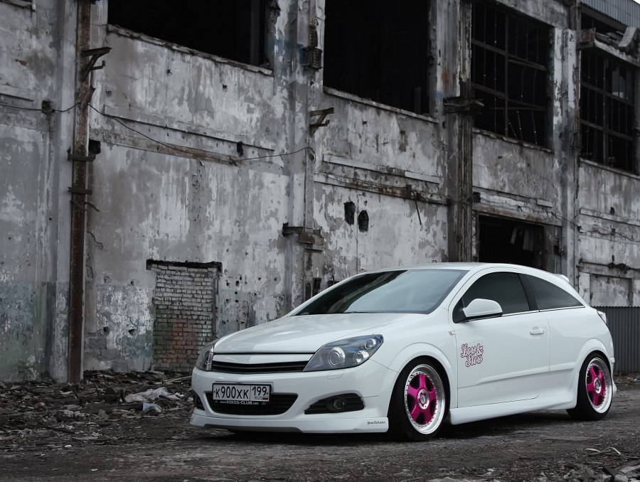 Astra GTC stance