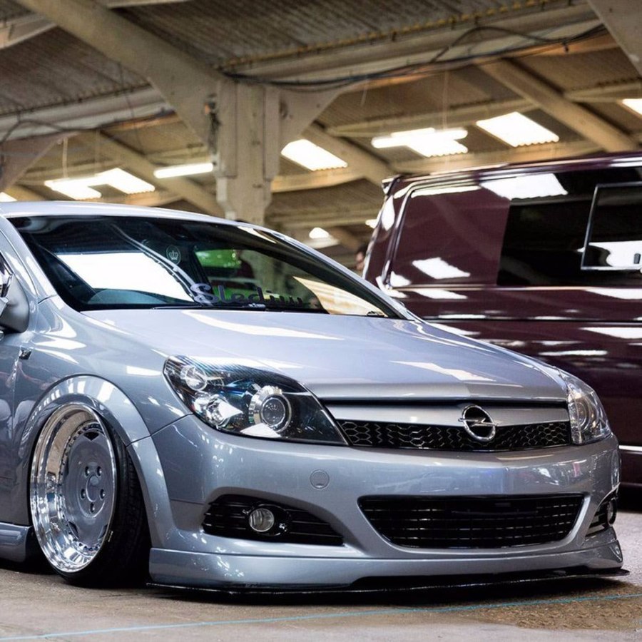 Opel Astra stance