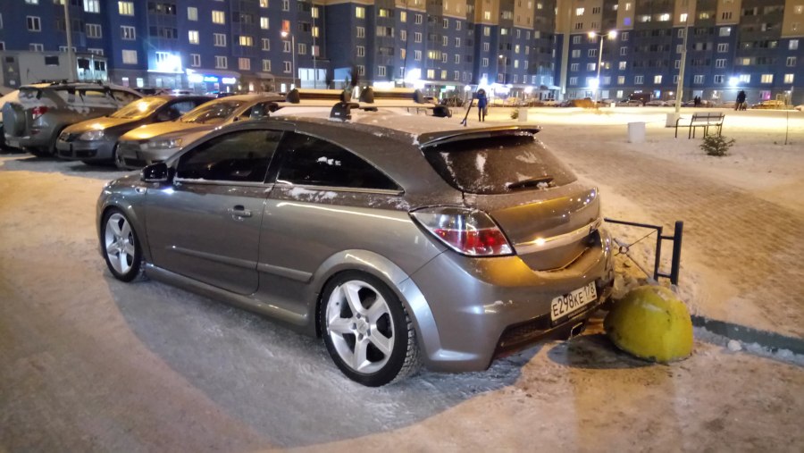 Opel Astra stance