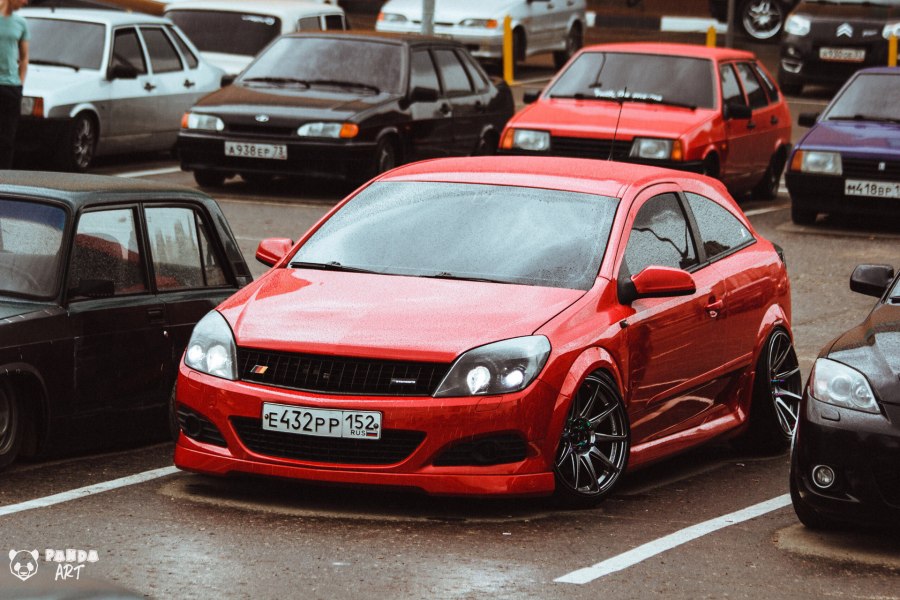 Opel Astra h седан stance