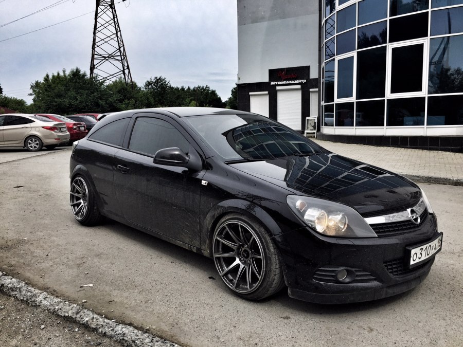 Vauxhall Astra stance