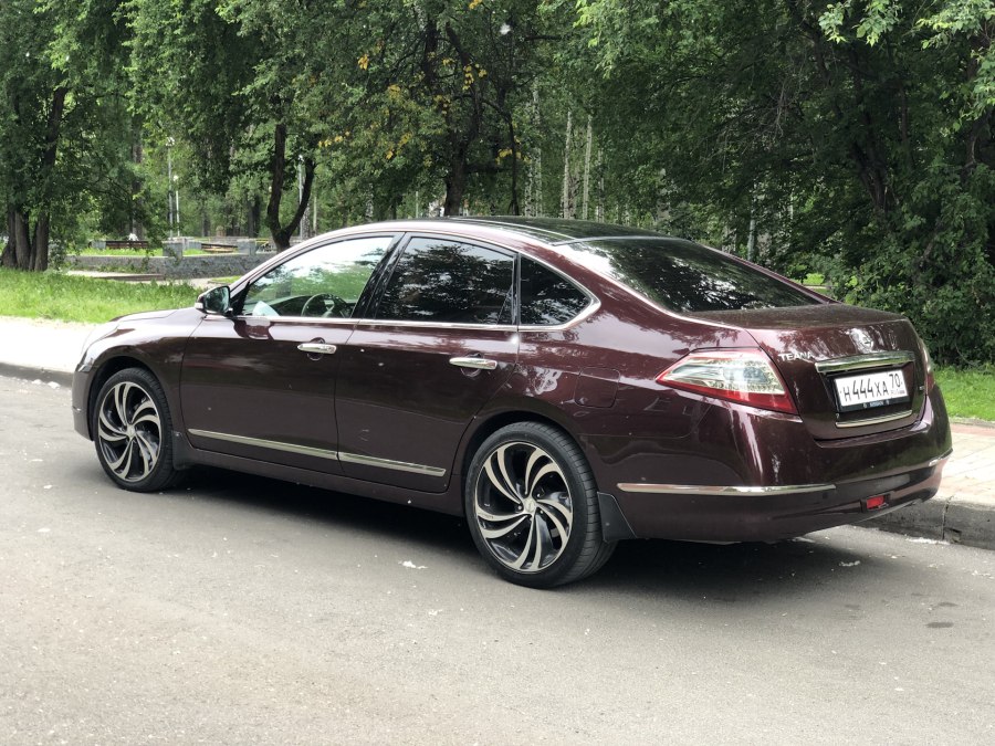 Nissan Teana r19