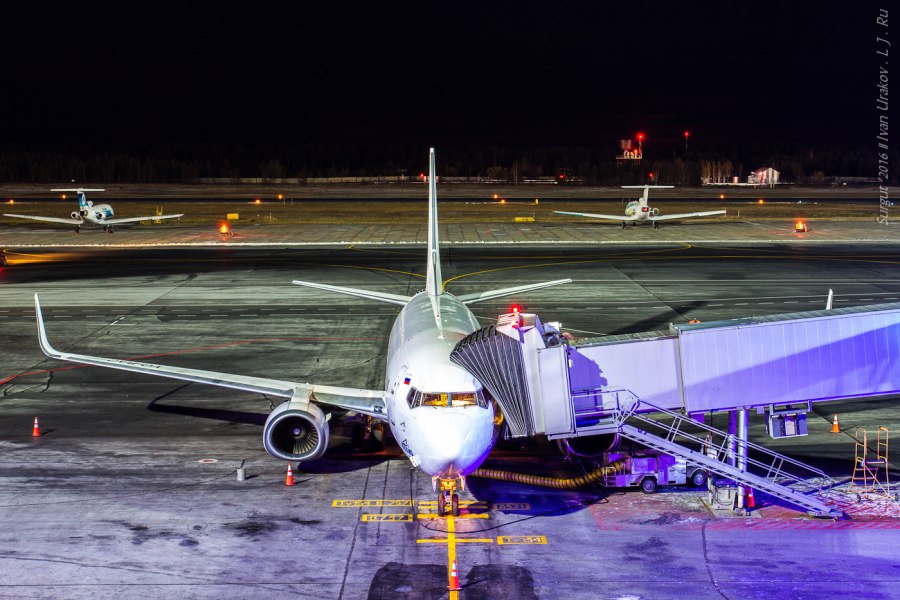 Боинг 737 ЮТЭЙР Внуково