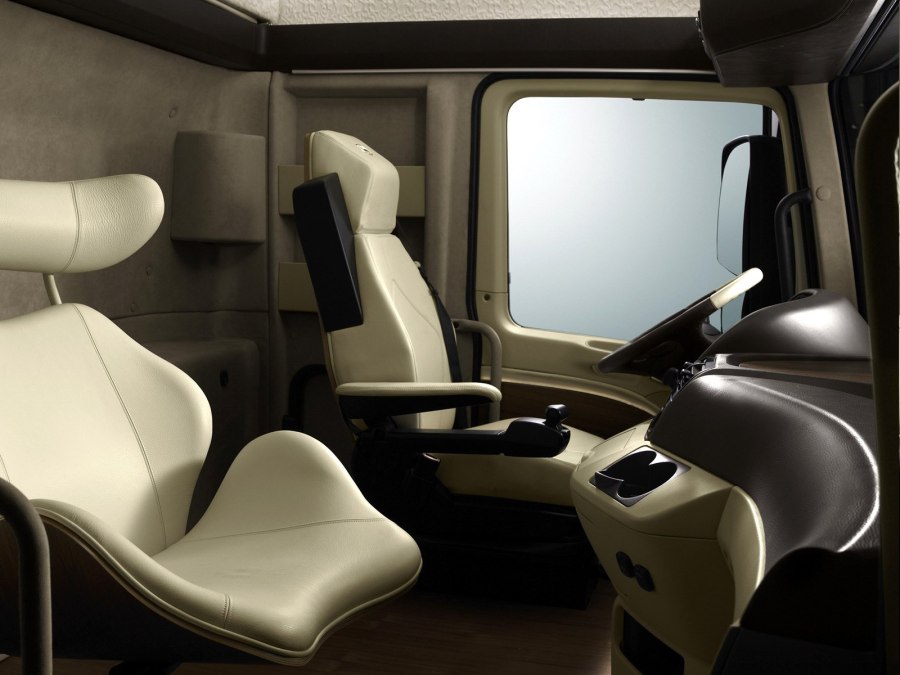 Mercedes-Benz Actros 2545 интерьер
