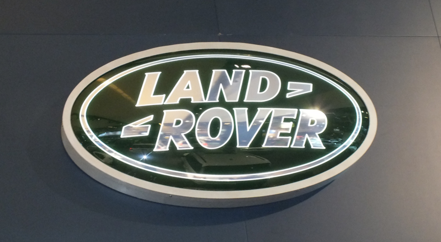 Land Rover значок черный