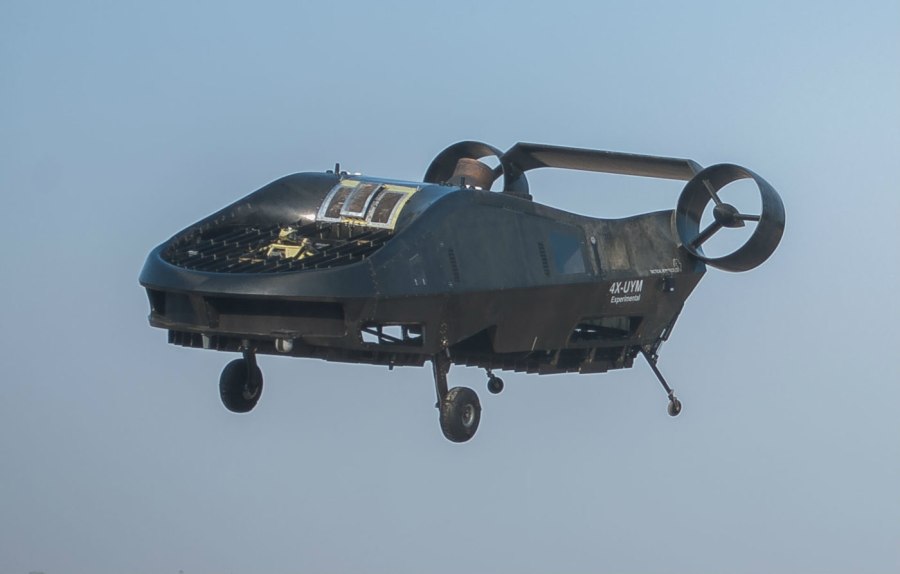 RC 130 самолет