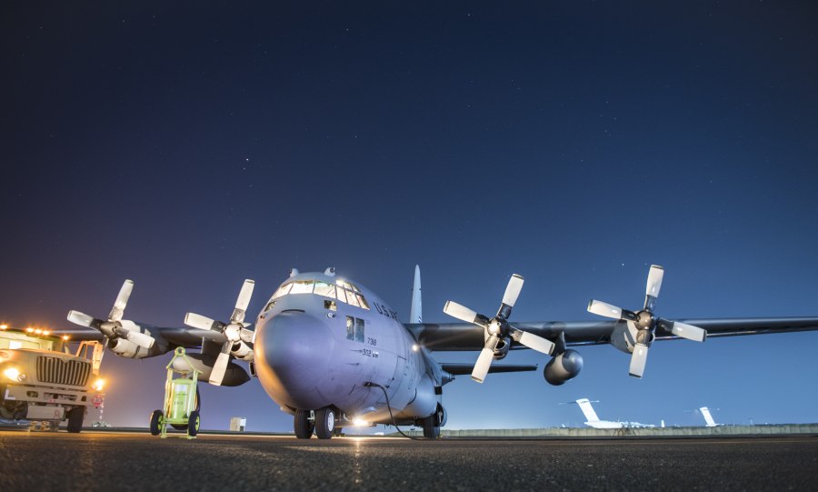 Hercules c130 взлёт с авианосца