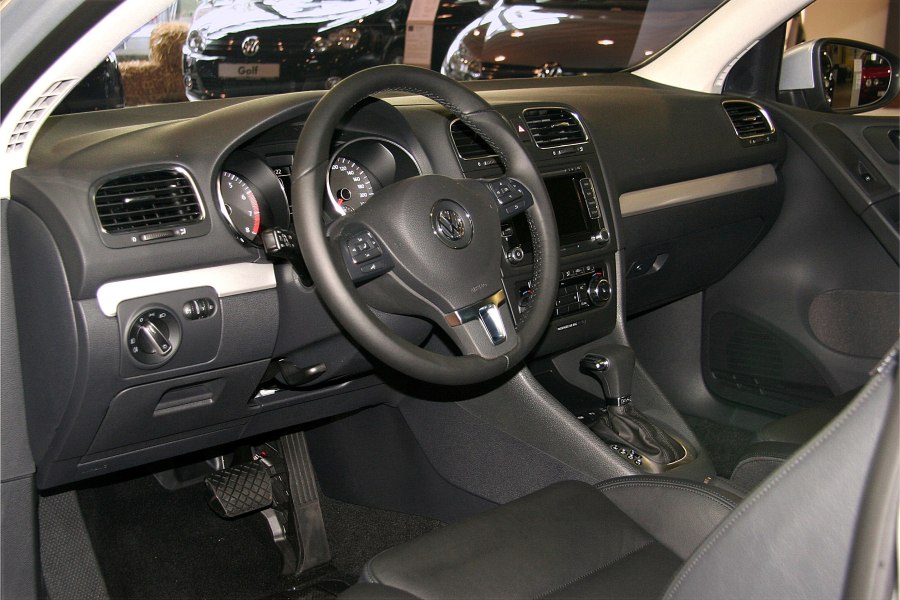 Volkswagen Golf 6 салон